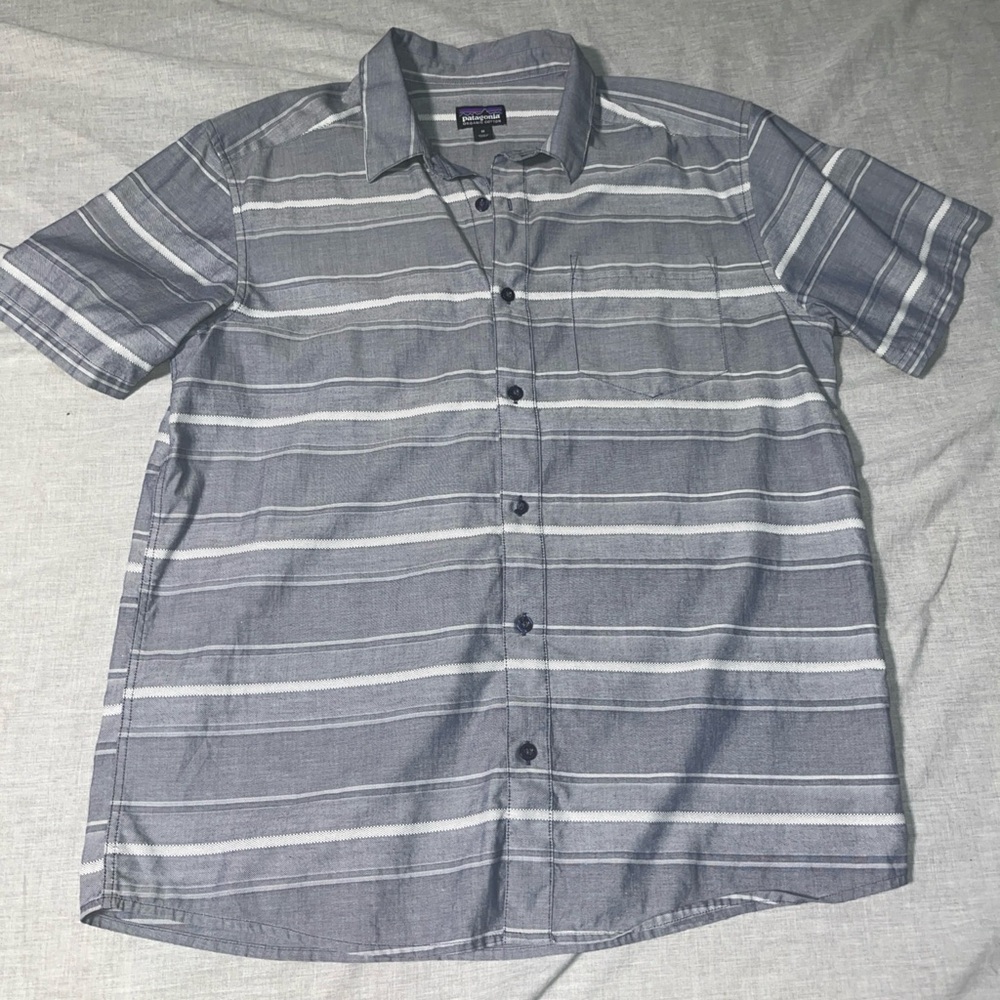 Patagonia Gray and White Casual Button Down Shirt